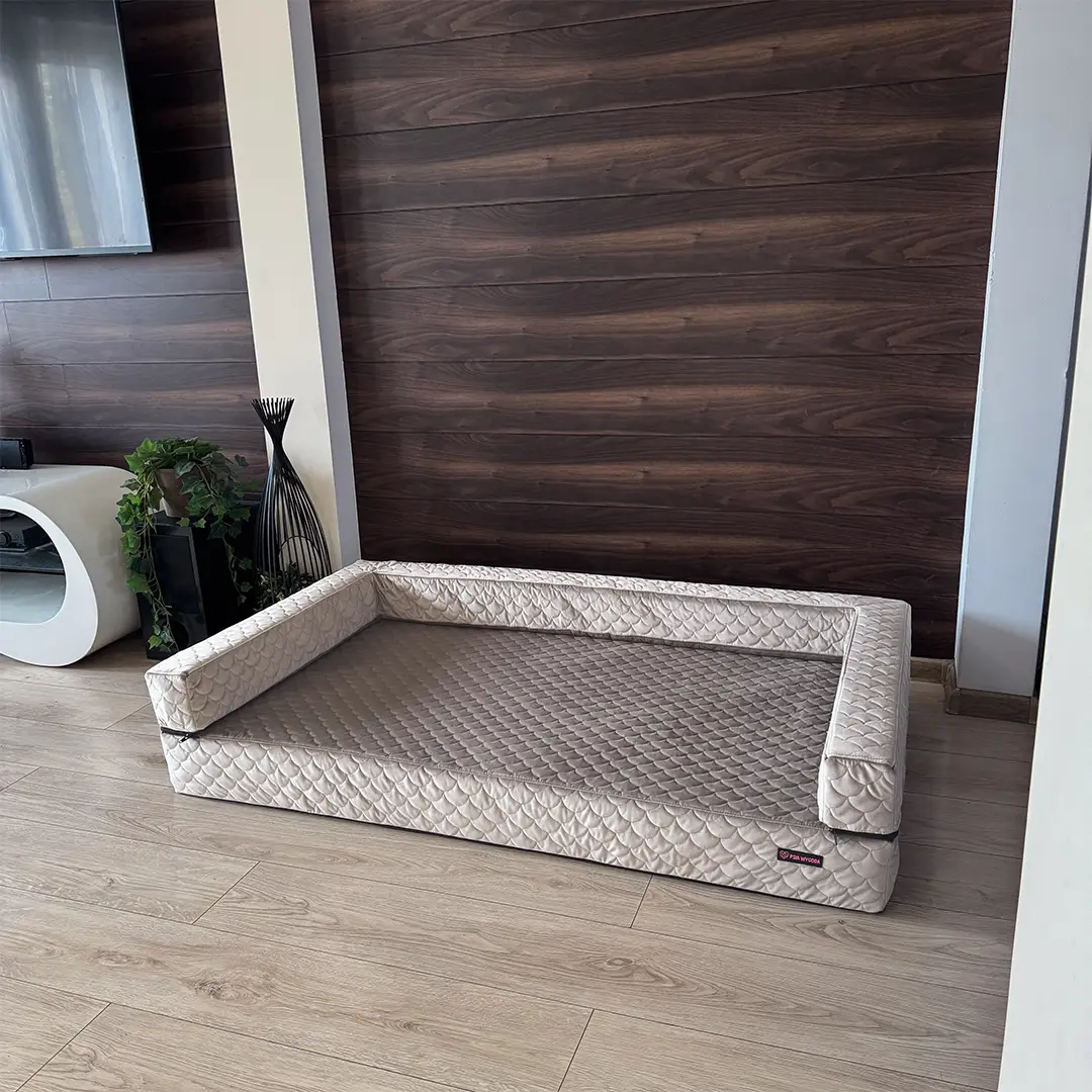 brązowa sofa ortopedyczna z trzema bokami dla psa marki Psia Wygoda